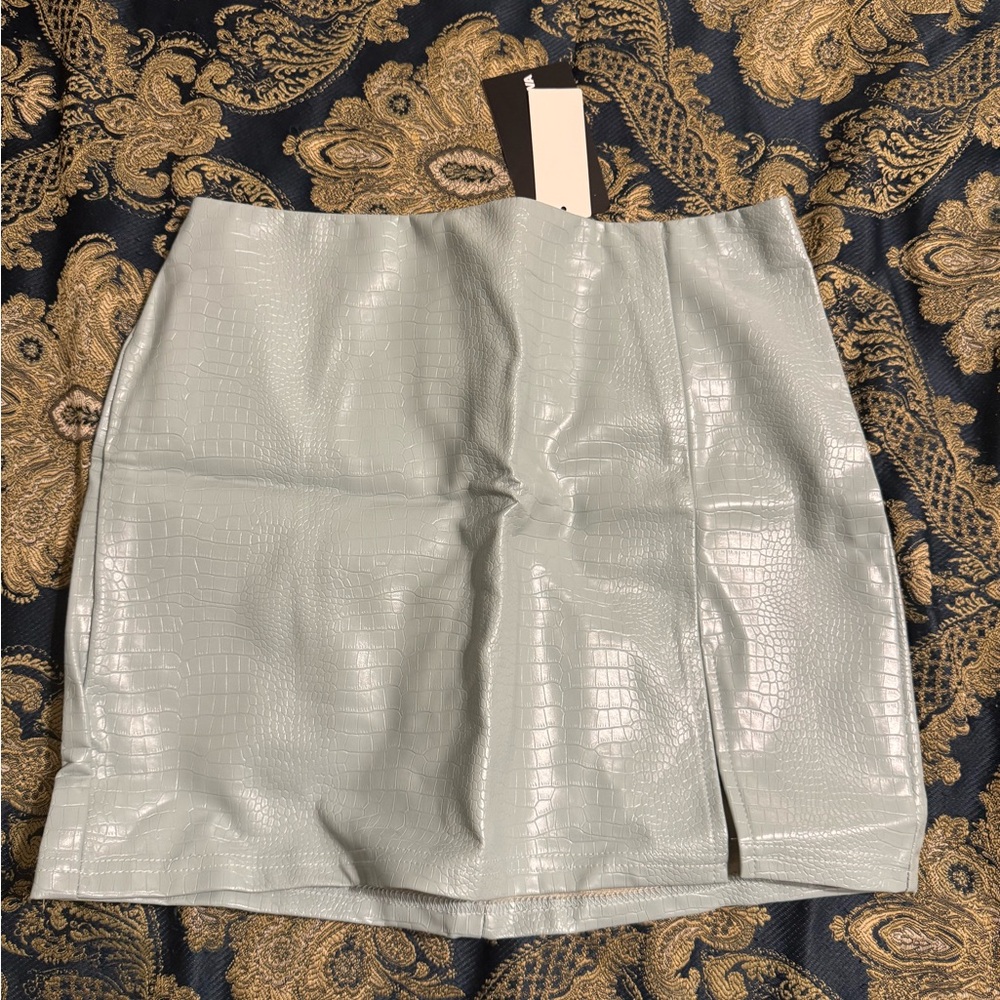 Elegant Gray Croc-Embossed Skirt